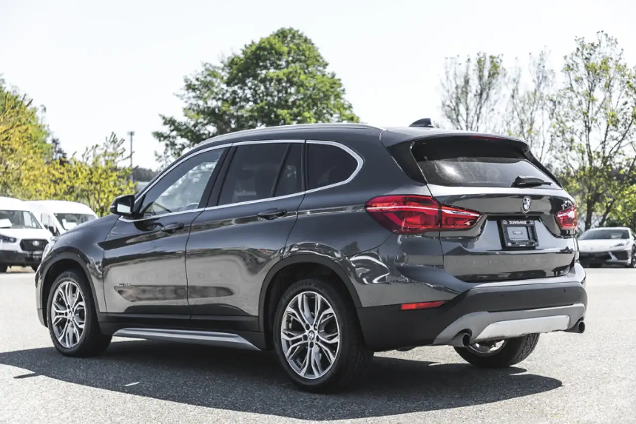 BMW X1 photo BMW X1