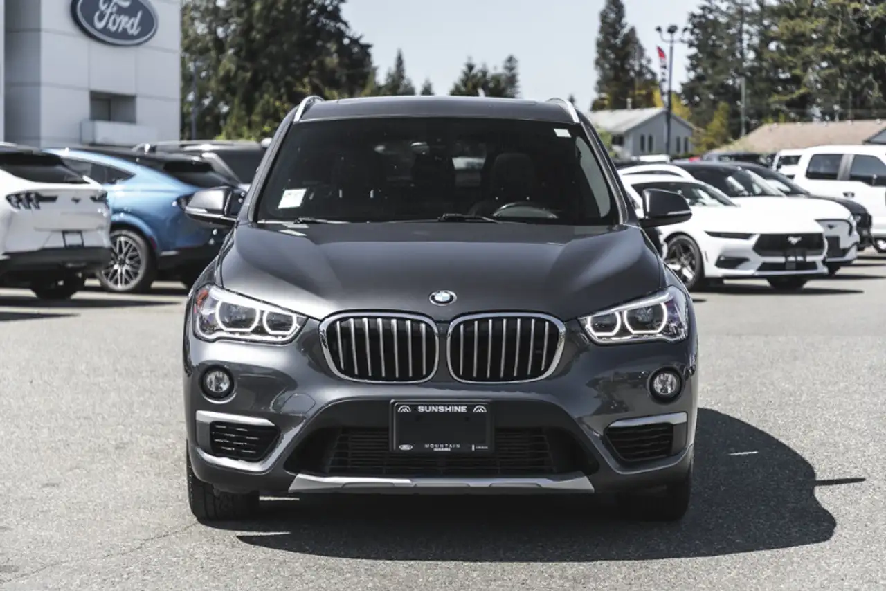 BMW X1 photo BMW X1