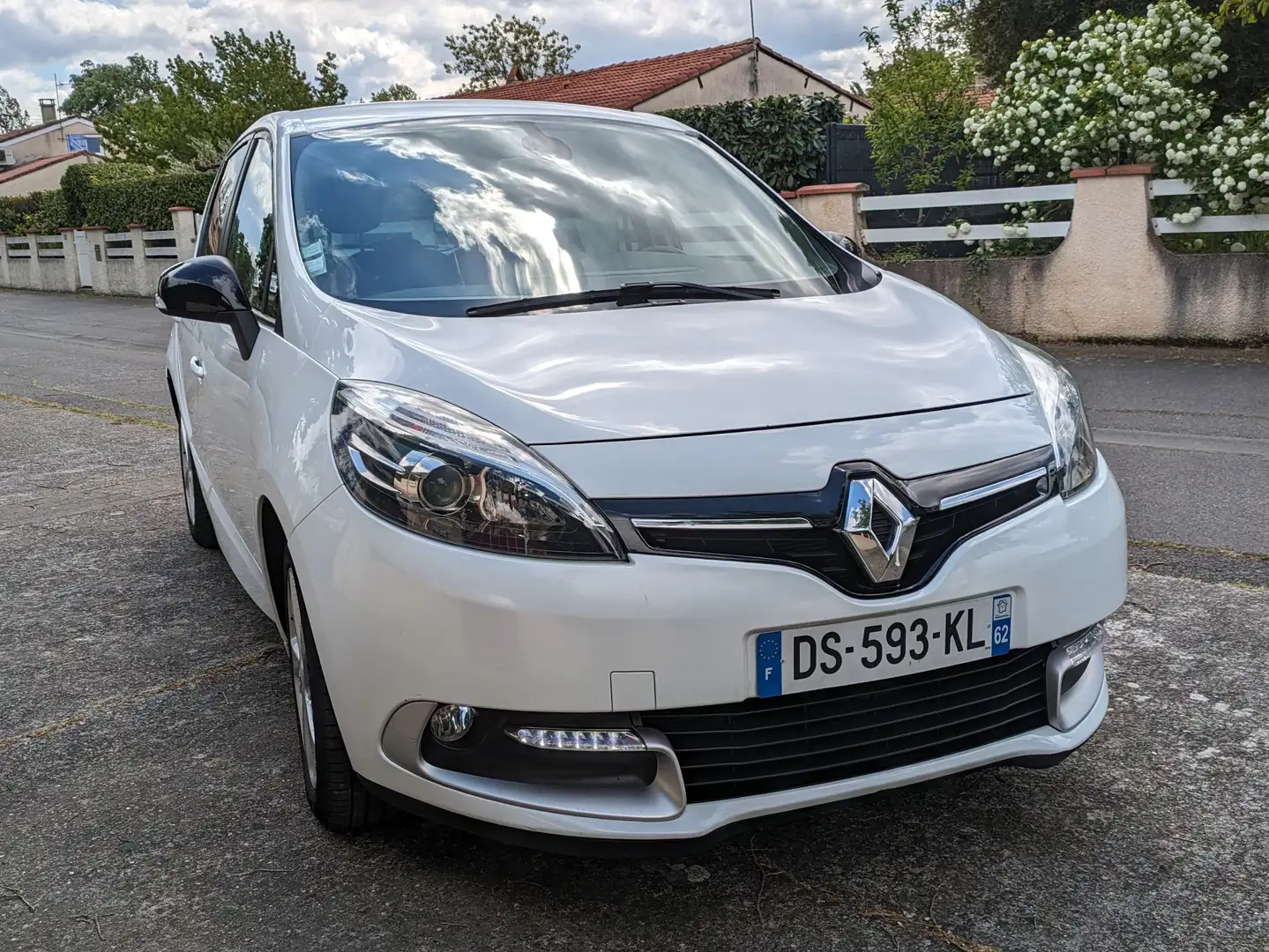 Renault Scenic dCi 110 Limited Blanc - 2