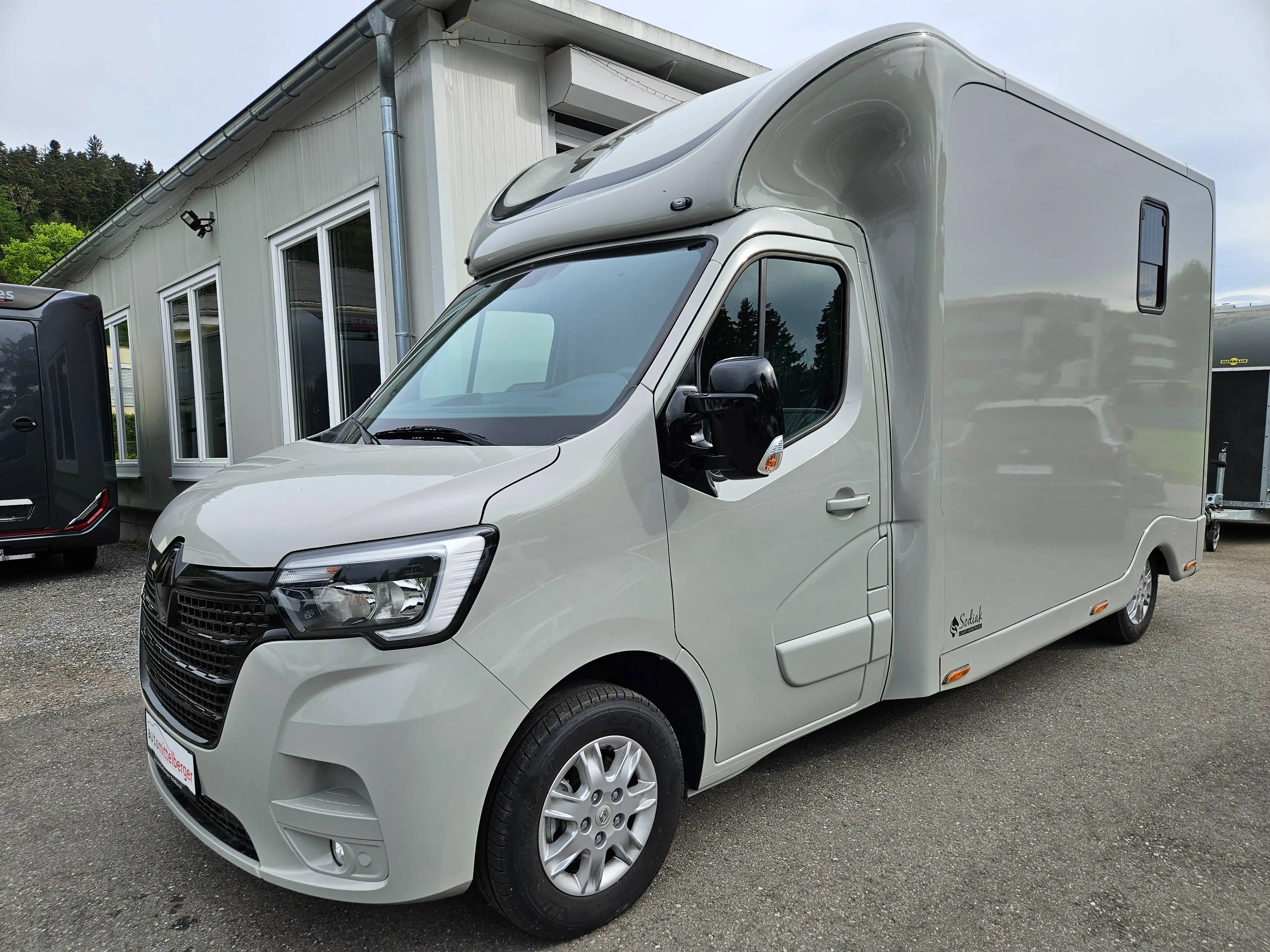 Renault Master Pferdetransporter "Sodiak"