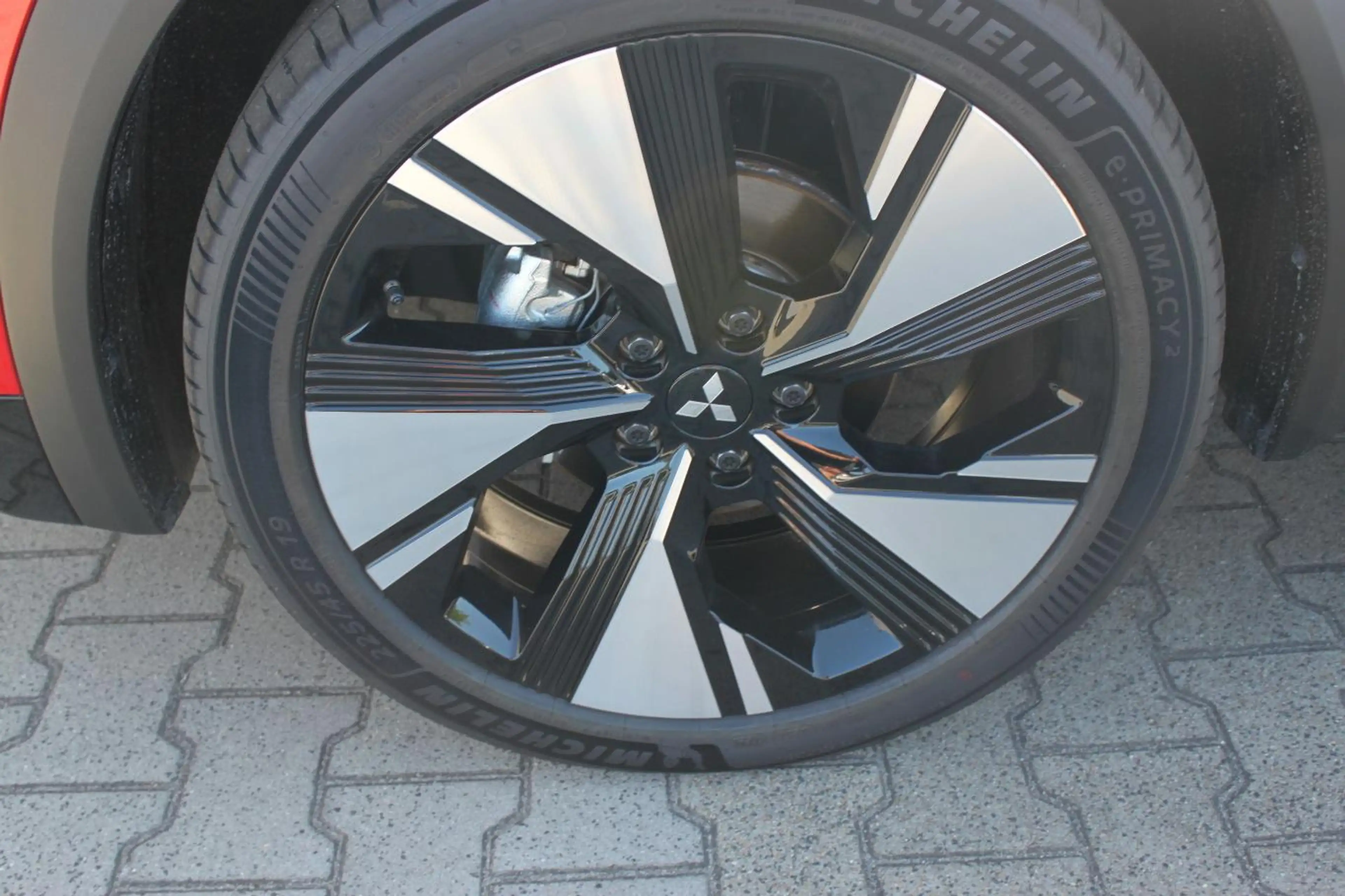 Mitsubishi Grandis Intro Edition 1.3 T-Benziner 7-DCT — photo 6