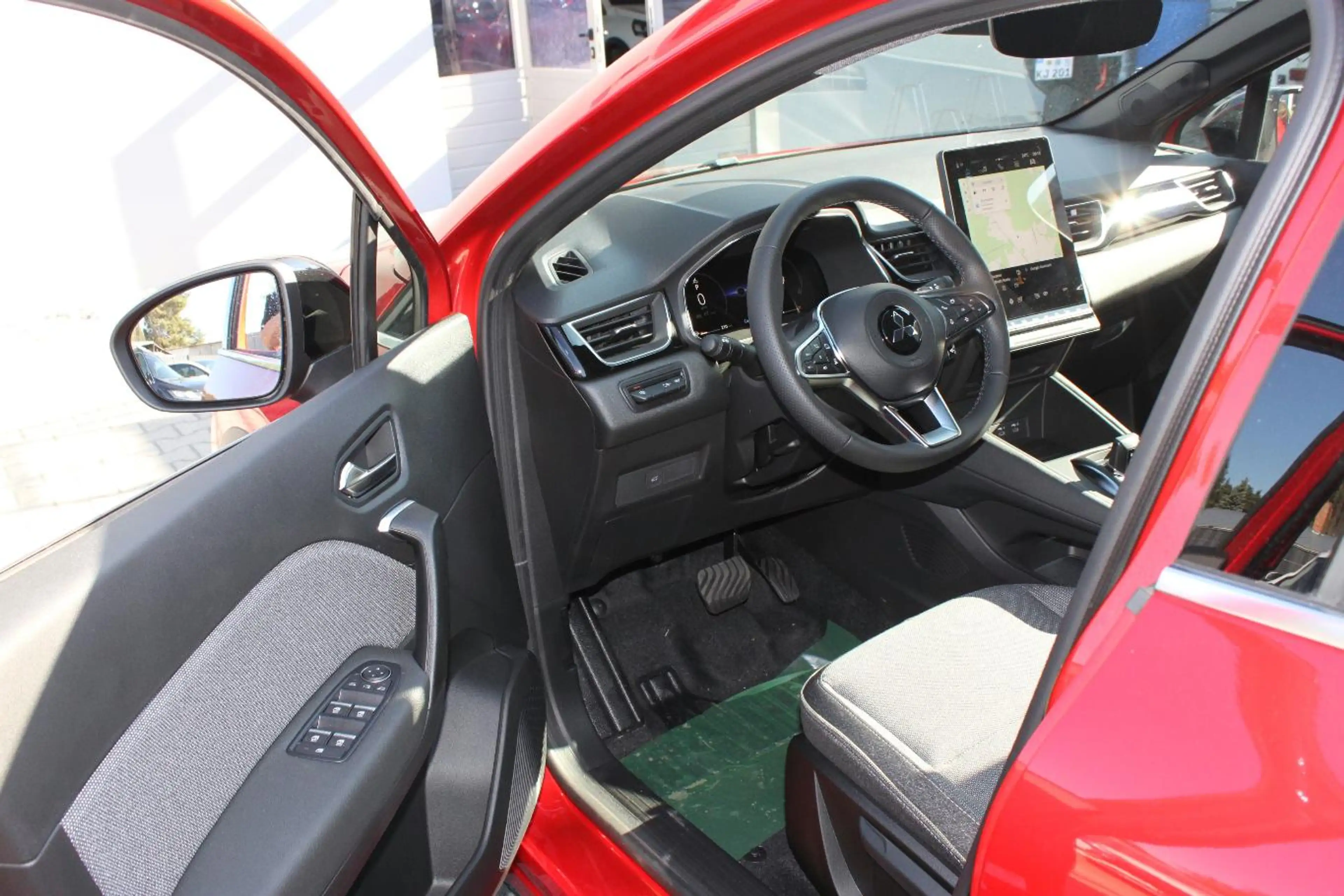 Mitsubishi Grandis Intro Edition 1.3 T-Benziner 7-DCT — photo 7
