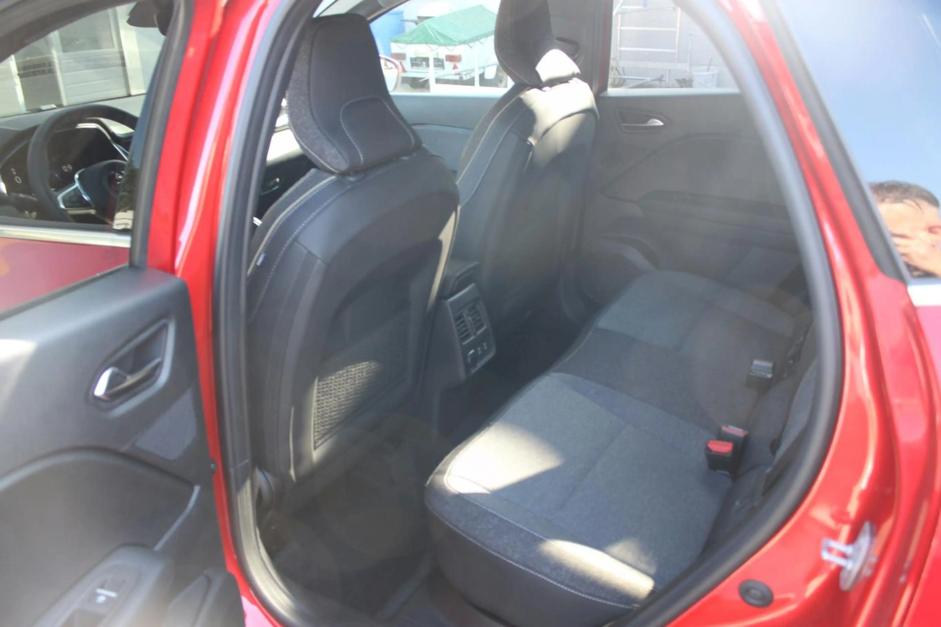 Mitsubishi Grandis Intro Edition 1.3 T-Benziner 7-DCT — photo 8