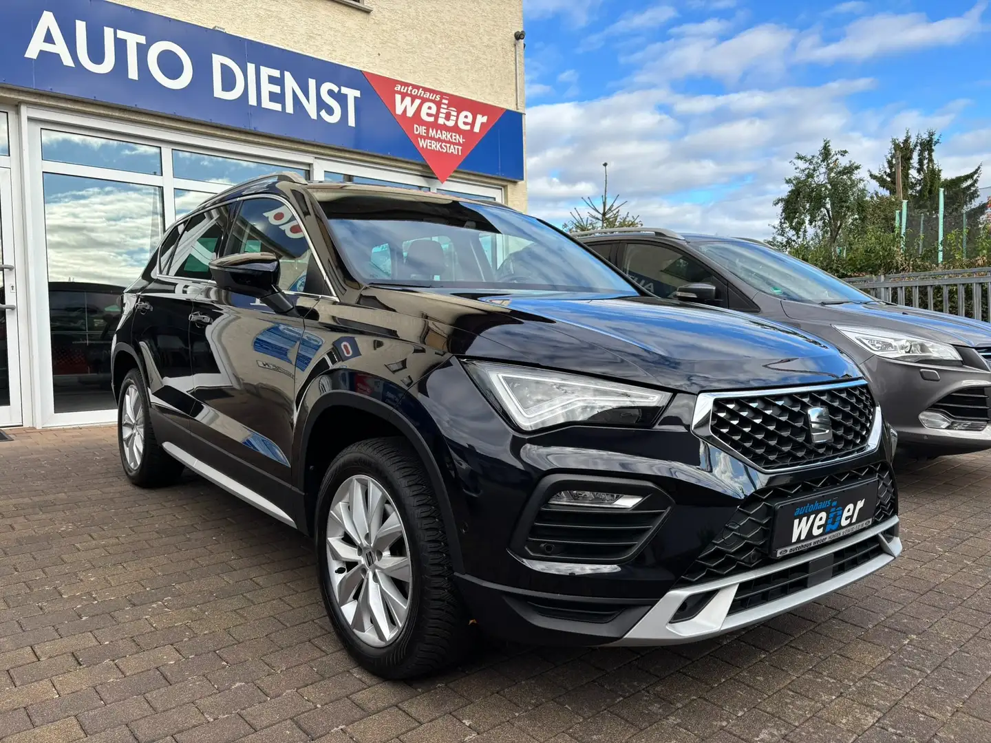 SEAT Ateca Xperience*DSG*KAMERA*NAV*CARPLAY*El.Heckklappe*uvm Schwarz - 1
