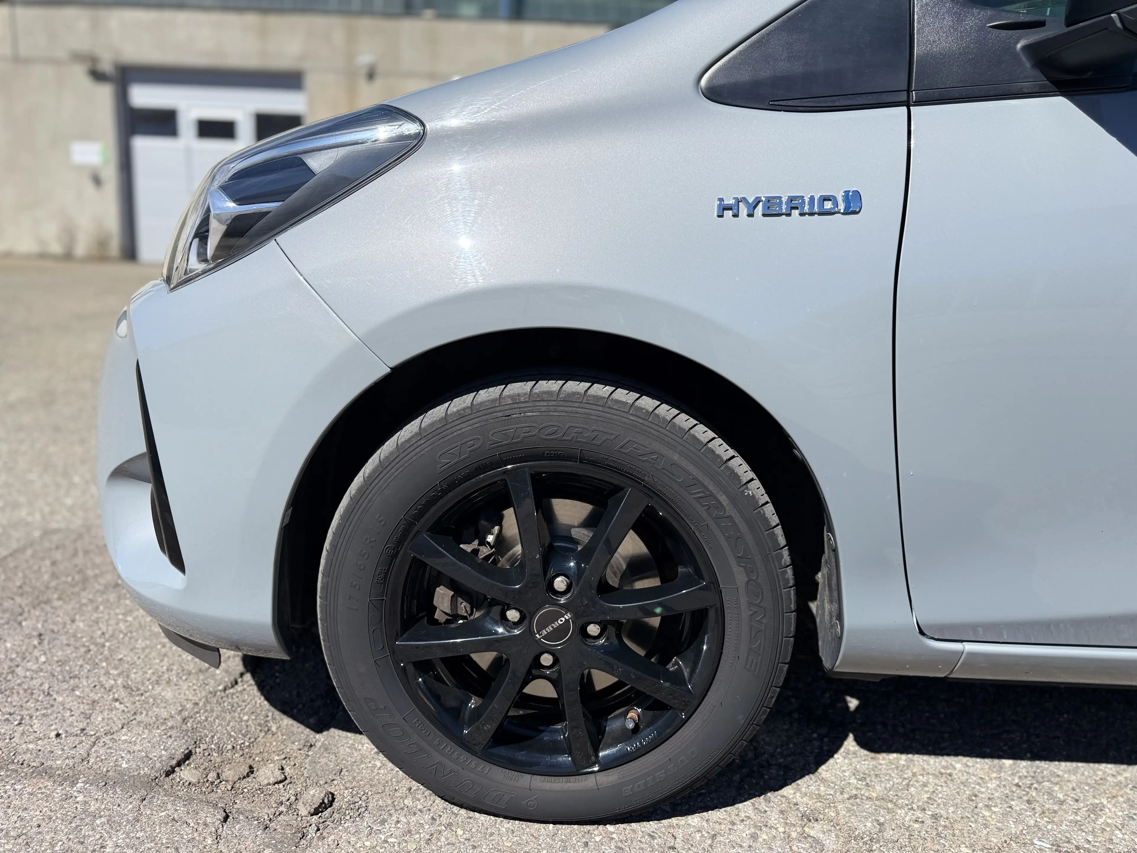 Toyota Yaris Hybrid*ERSTE HAND *47 TKM* TÜV NEU*AUTOMATIK*Spurhalteassistent* — photo 9