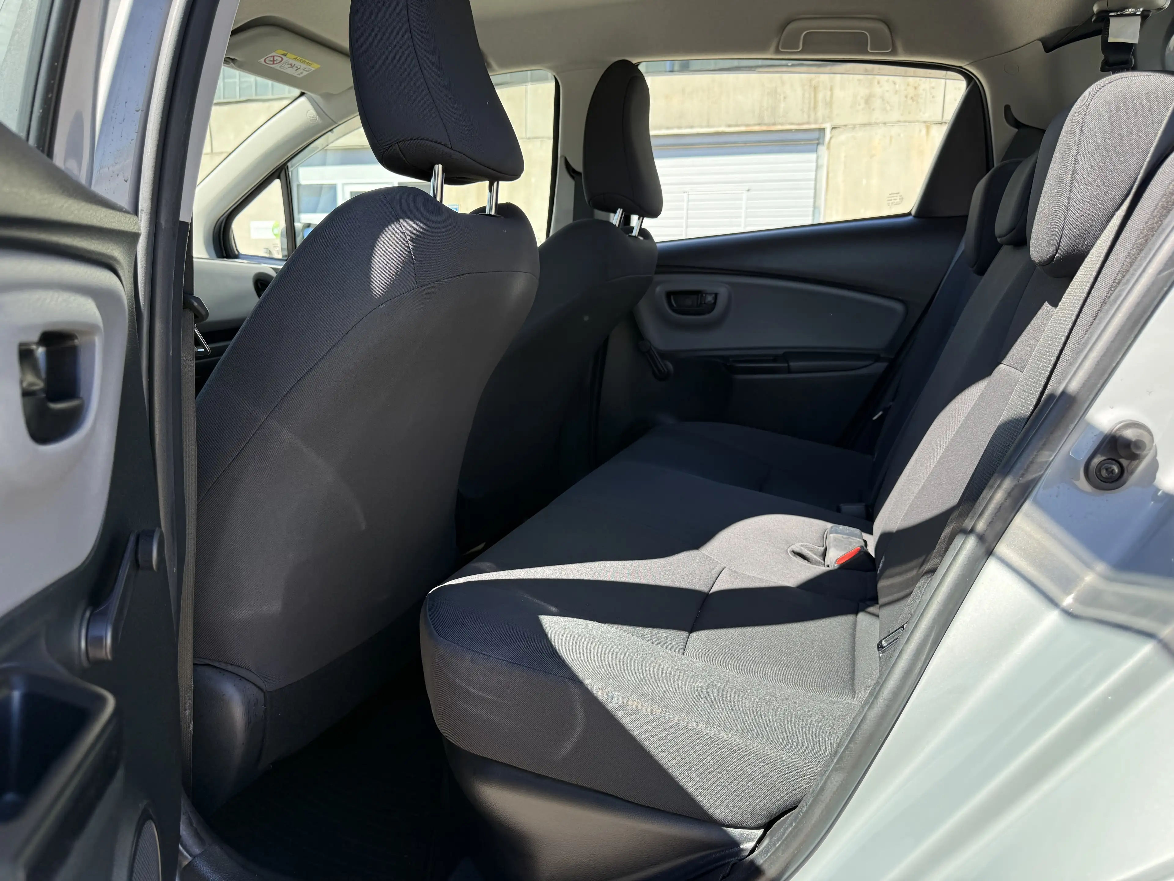 Toyota Yaris Hybrid*ERSTE HAND *47 TKM* TÜV NEU*AUTOMATIK*Spurhalteassistent* — photo 12