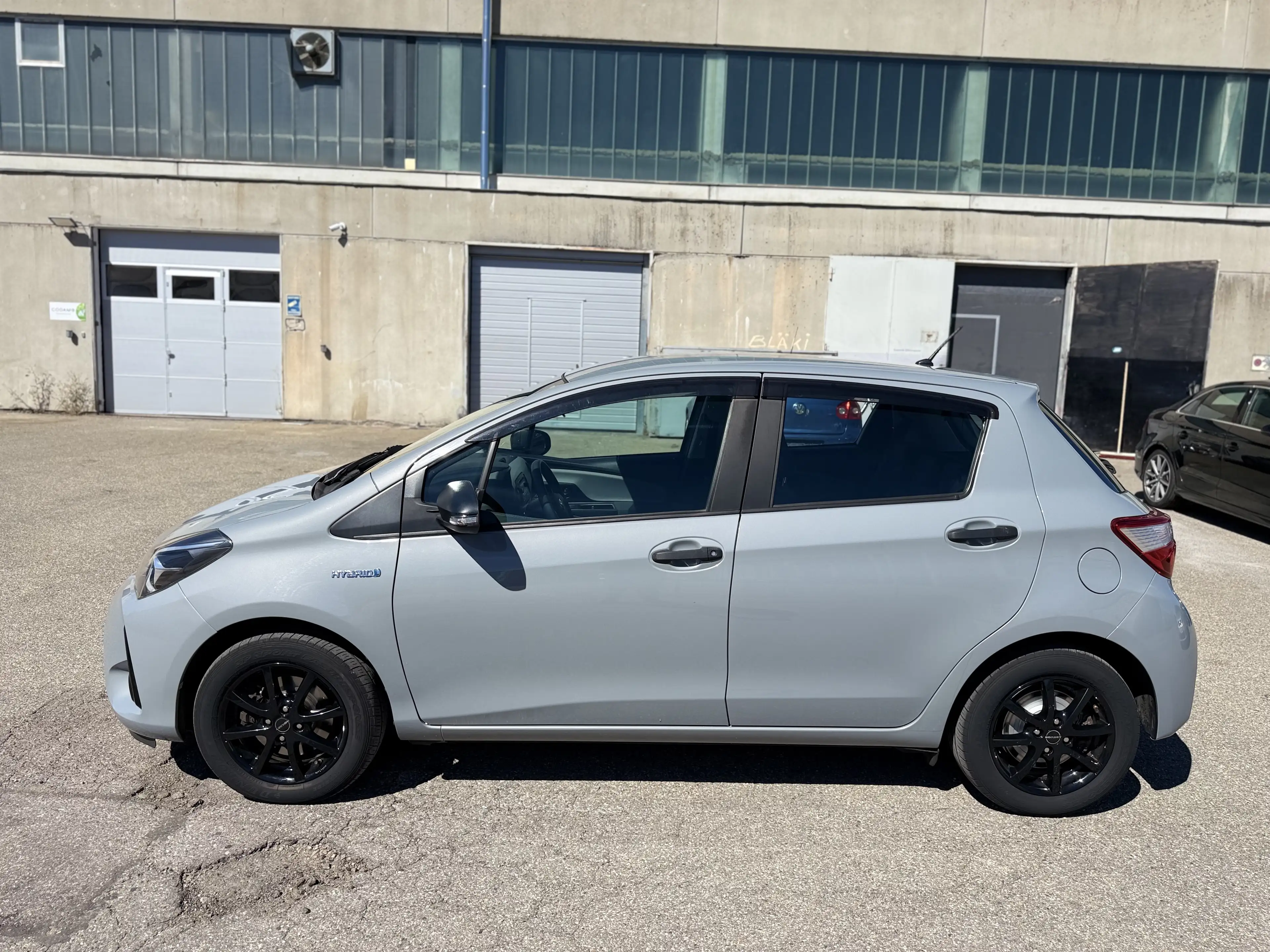 Toyota Yaris Hybrid*ERSTE HAND *47 TKM* TÜV NEU*AUTOMATIK*Spurhalteassistent* — photo 8