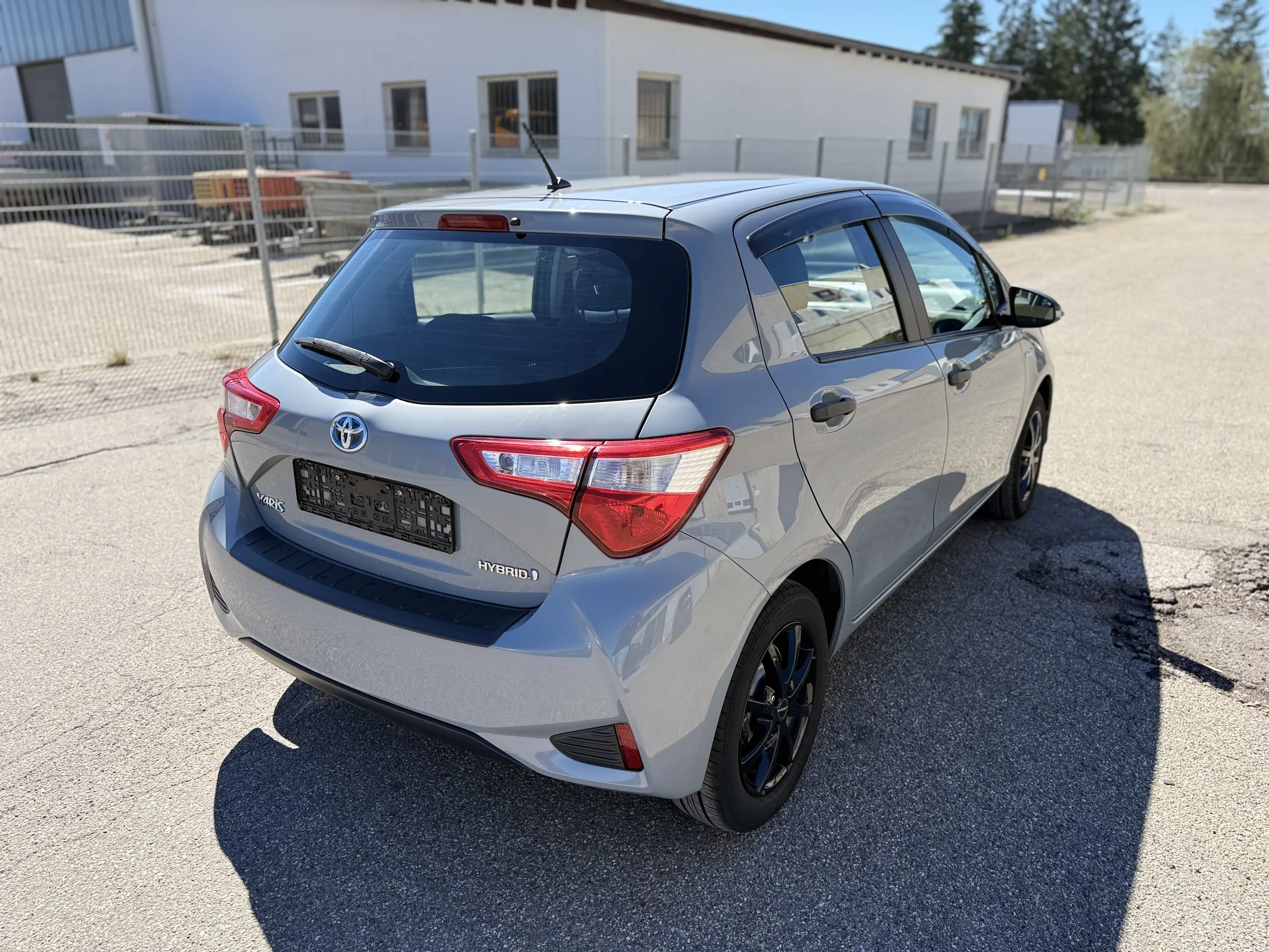 Toyota Yaris Hybrid*ERSTE HAND *47 TKM* TÜV NEU*AUTOMATIK*Spurhalteassistent* — photo 5