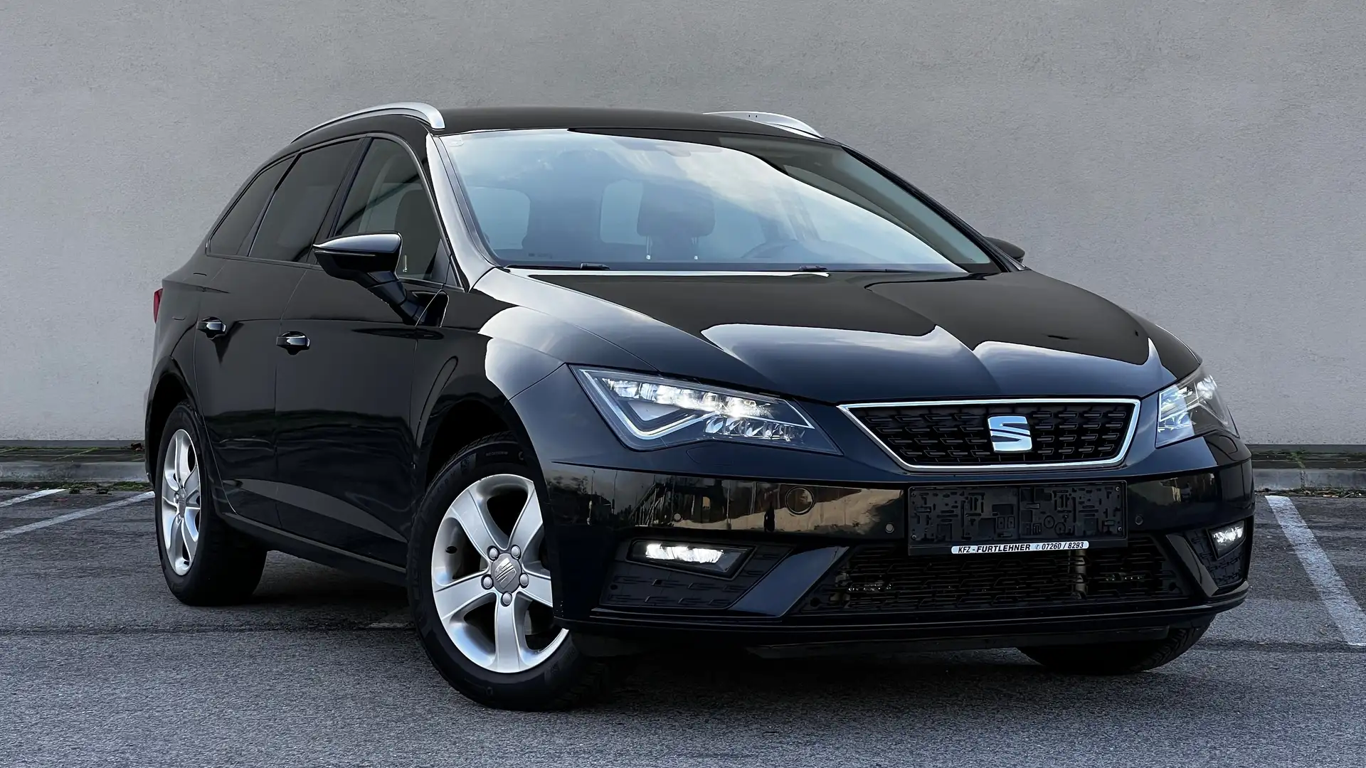 SEAT Leon Leon ST Style 1,2 TSI Start-Stopp Style Schwarz - 2