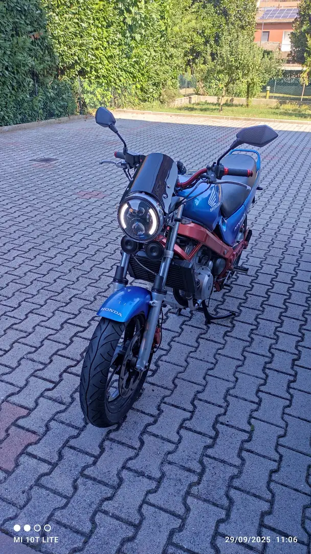 Honda NTV 650 Bleu - 2