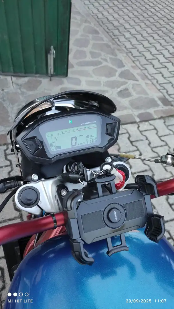 Honda NTV 650 Bleu - 1