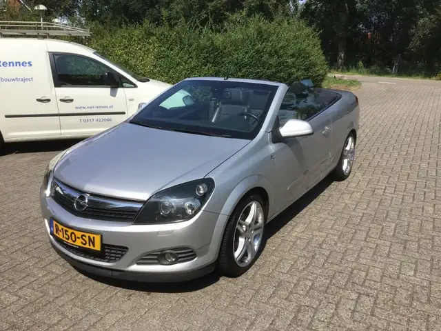 Opel Astra 1.6 COSMO TWINTOP