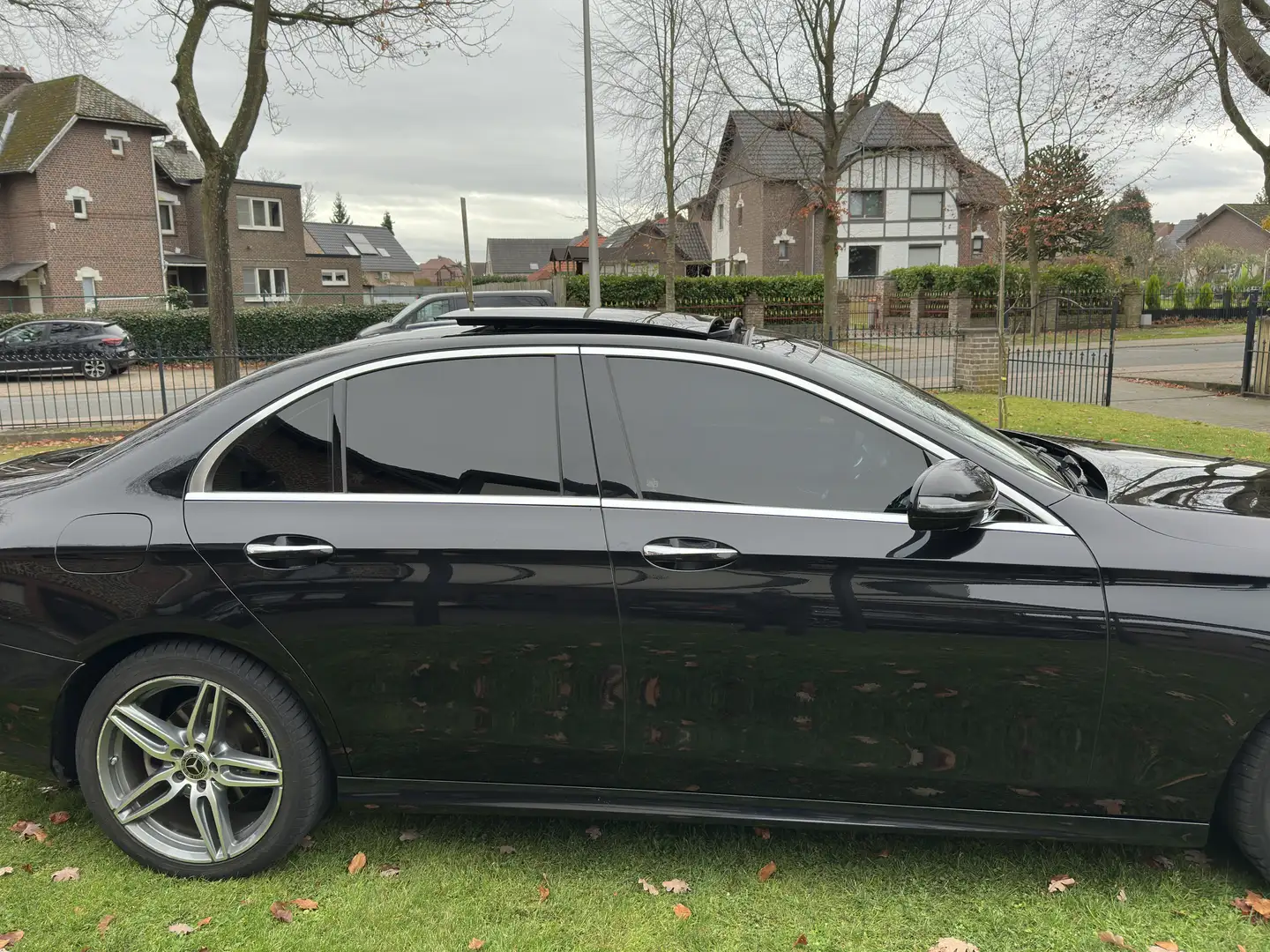 Mercedes-Benz E 220 d 9G-TRONIC AMG Line - 2