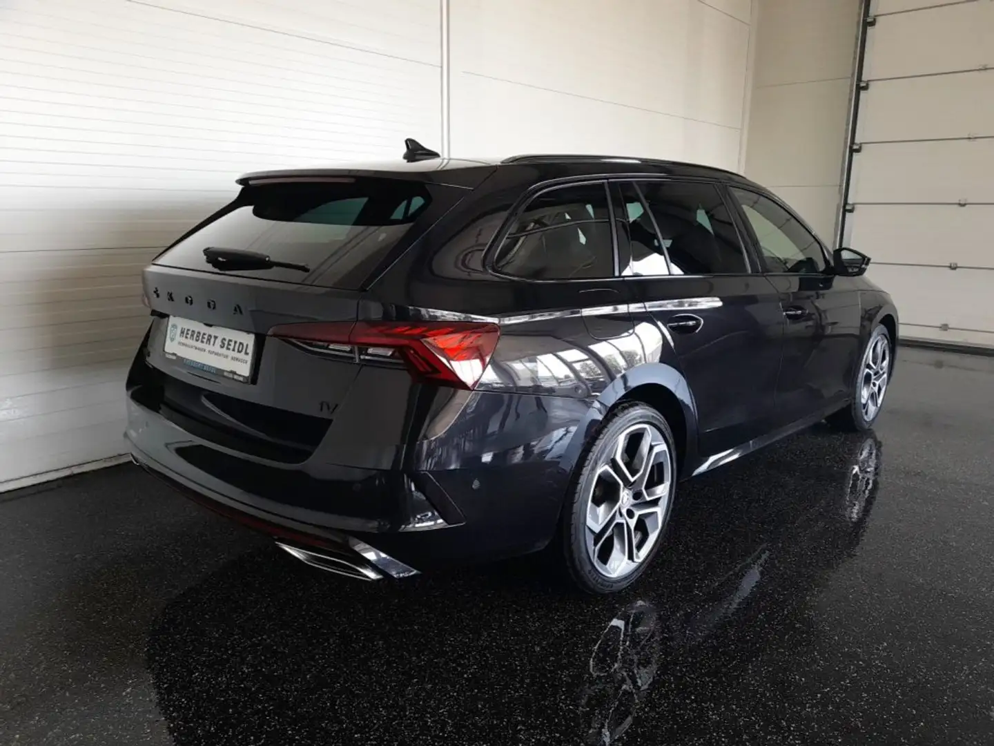 Skoda Octavia Combi RS PHEV 150/245 DSG *19 ZOLL / RS EXKLUSIV INTERIEUR / DCC / MATRIX-LED / HEAD-UP / VIRTUELL / NAVI / CANTON* Schwarz - 2