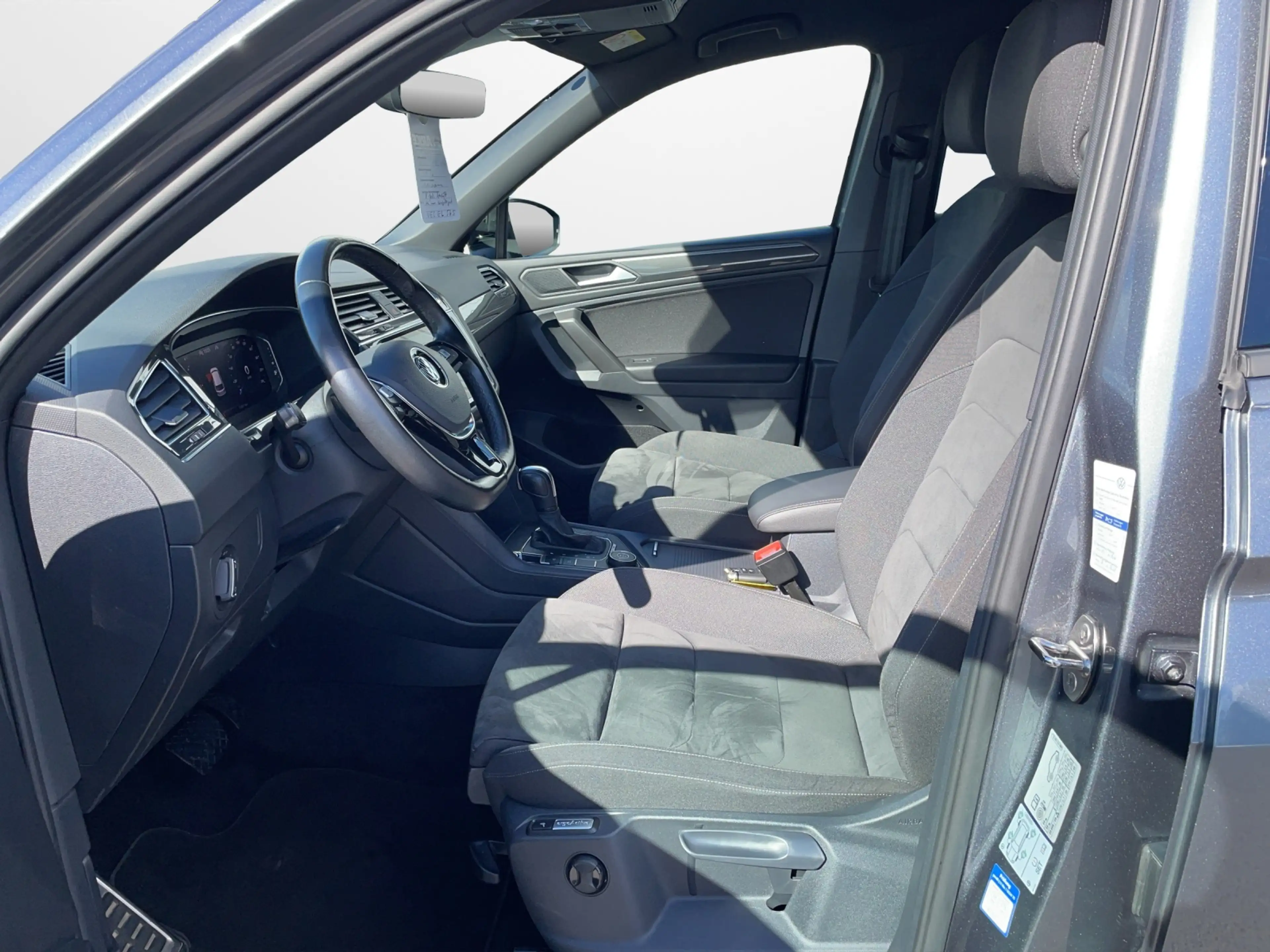 Volkswagen Tiguan Allspace 2.0 TDI DSG 4MOTION Highline R-Line-Paket Black... — photo 7