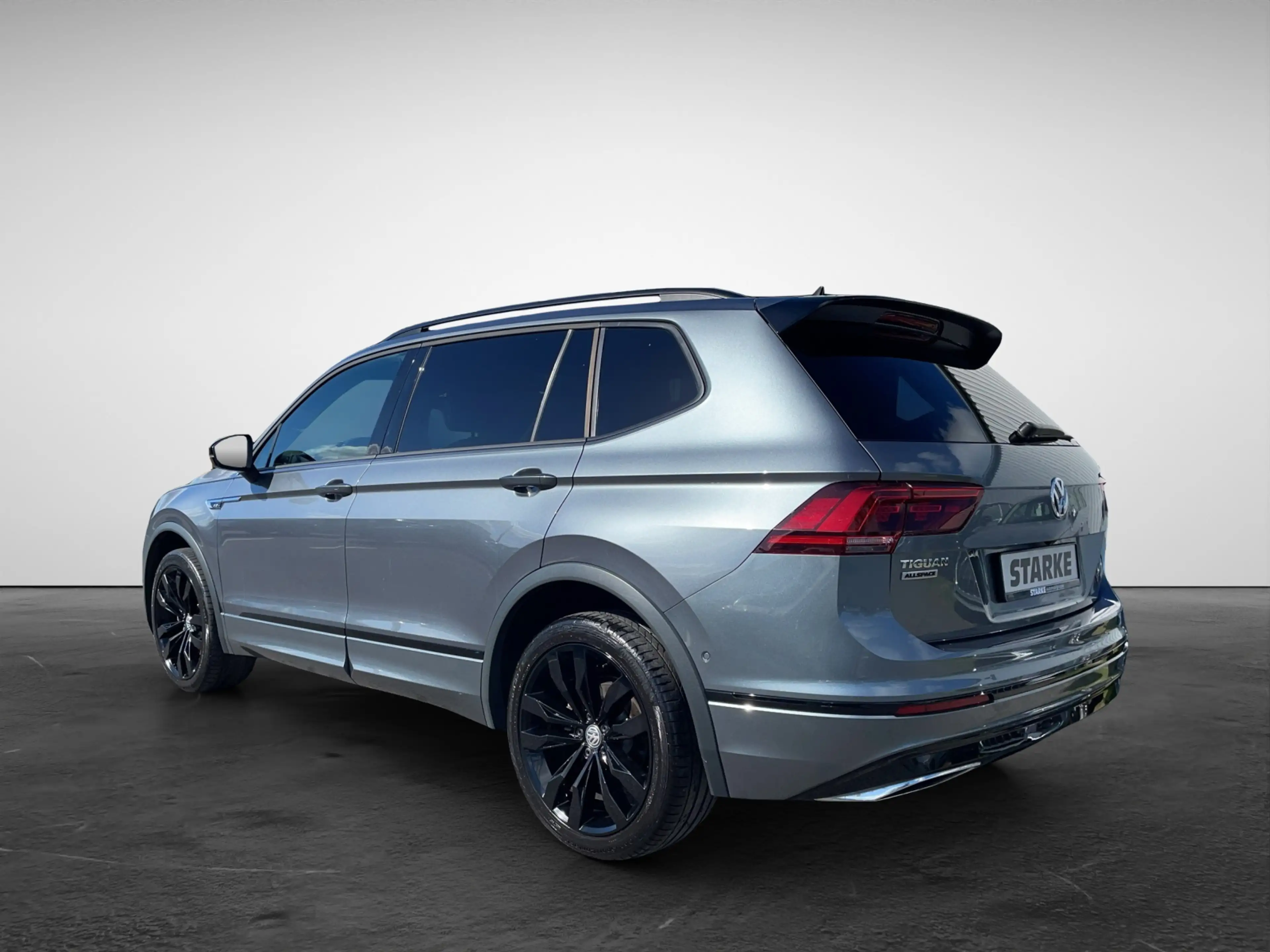 Volkswagen Tiguan Allspace 2.0 TDI DSG 4MOTION Highline R-Line-Paket Black... — photo 4