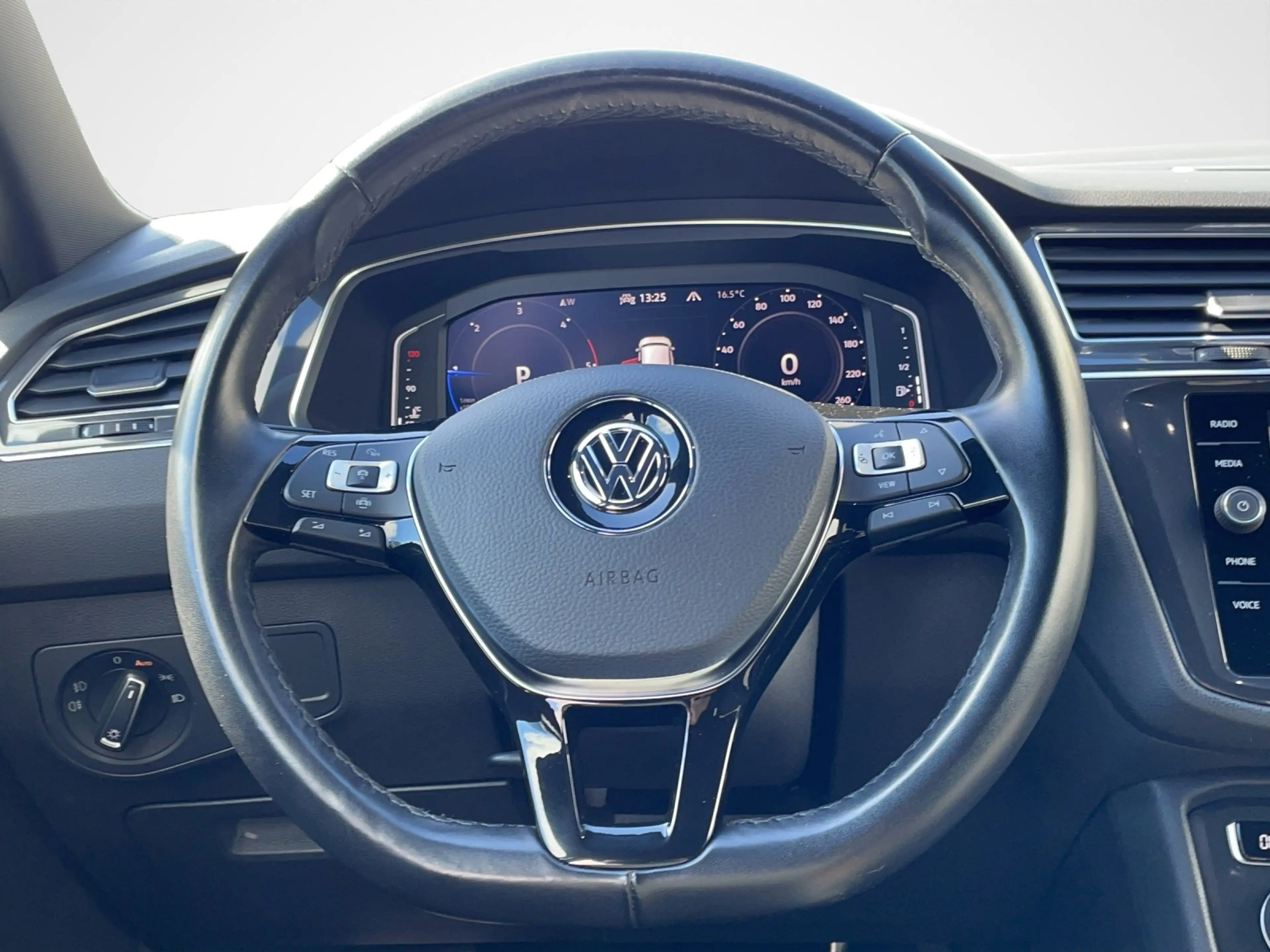 Volkswagen Tiguan Allspace 2.0 TDI DSG 4MOTION Highline R-Line-Paket Black... — photo 9