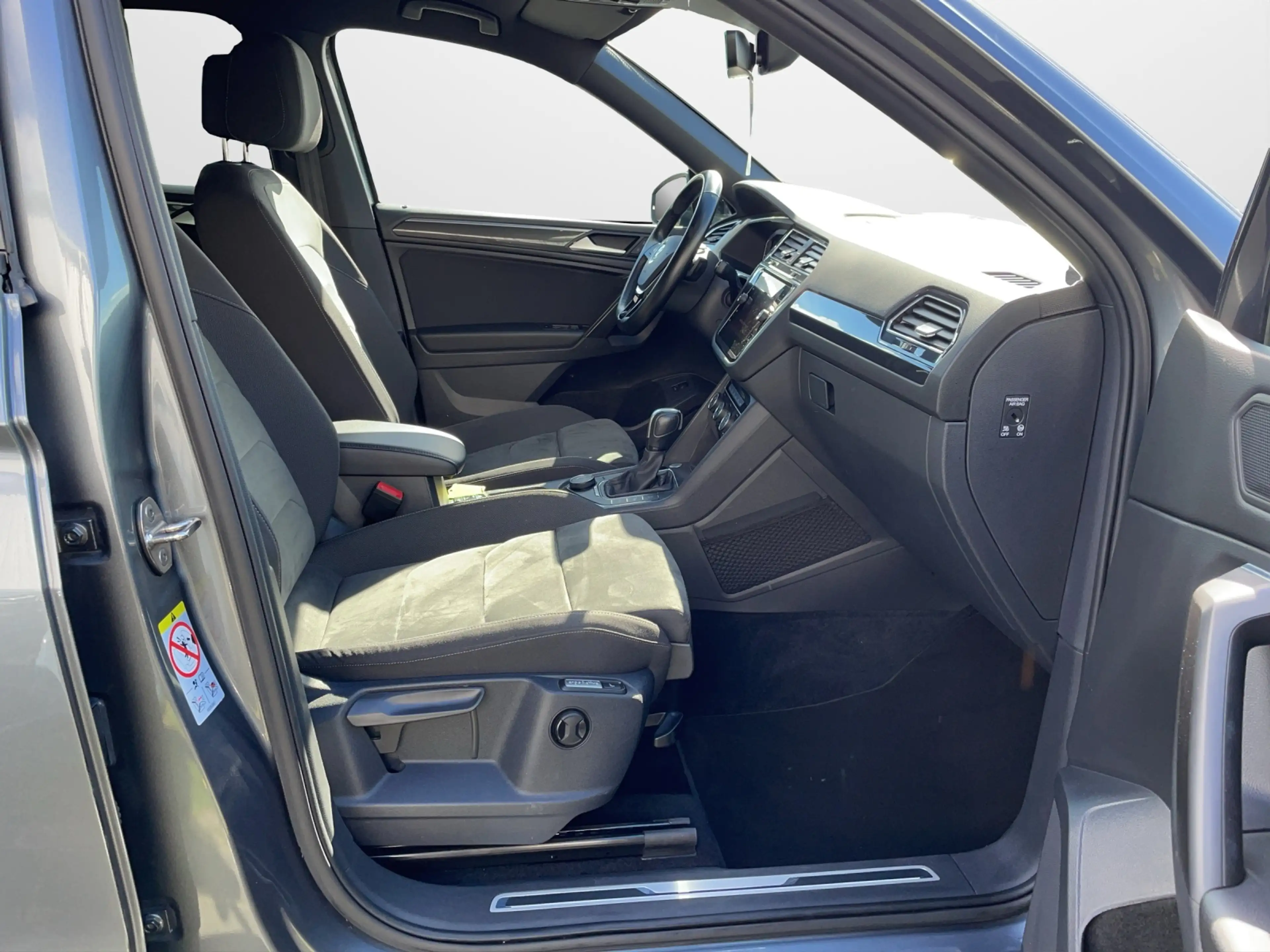 Volkswagen Tiguan Allspace 2.0 TDI DSG 4MOTION Highline R-Line-Paket Black... — photo 13