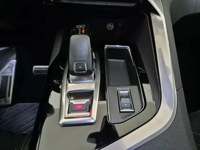 Peugeot 3008 view 11