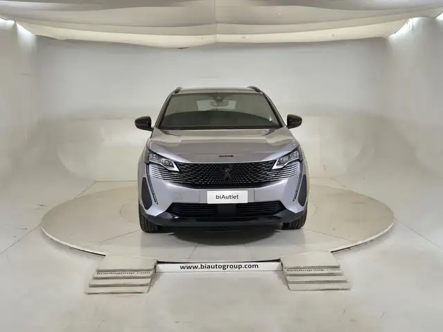 Peugeot 3008 view 2