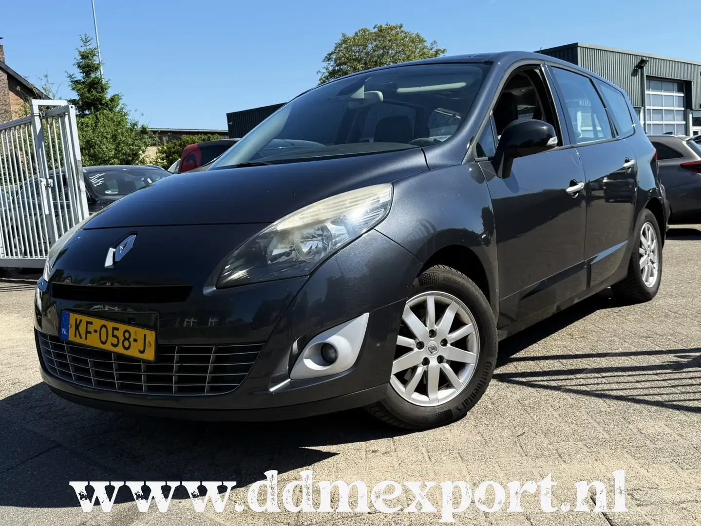 Renault Grand Scenic 1.9 DCI BOSE 7P. NAVI/PANO/LEER/TREKHAAK Grijs - 1