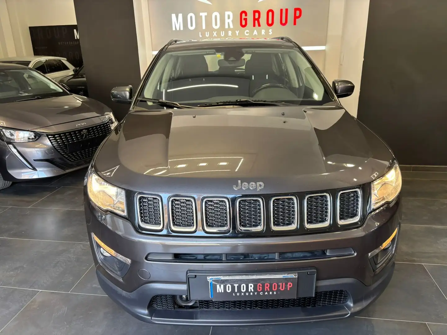 Jeep Compass 1.4 MultiAir 2WD Longitude Grijs - 2