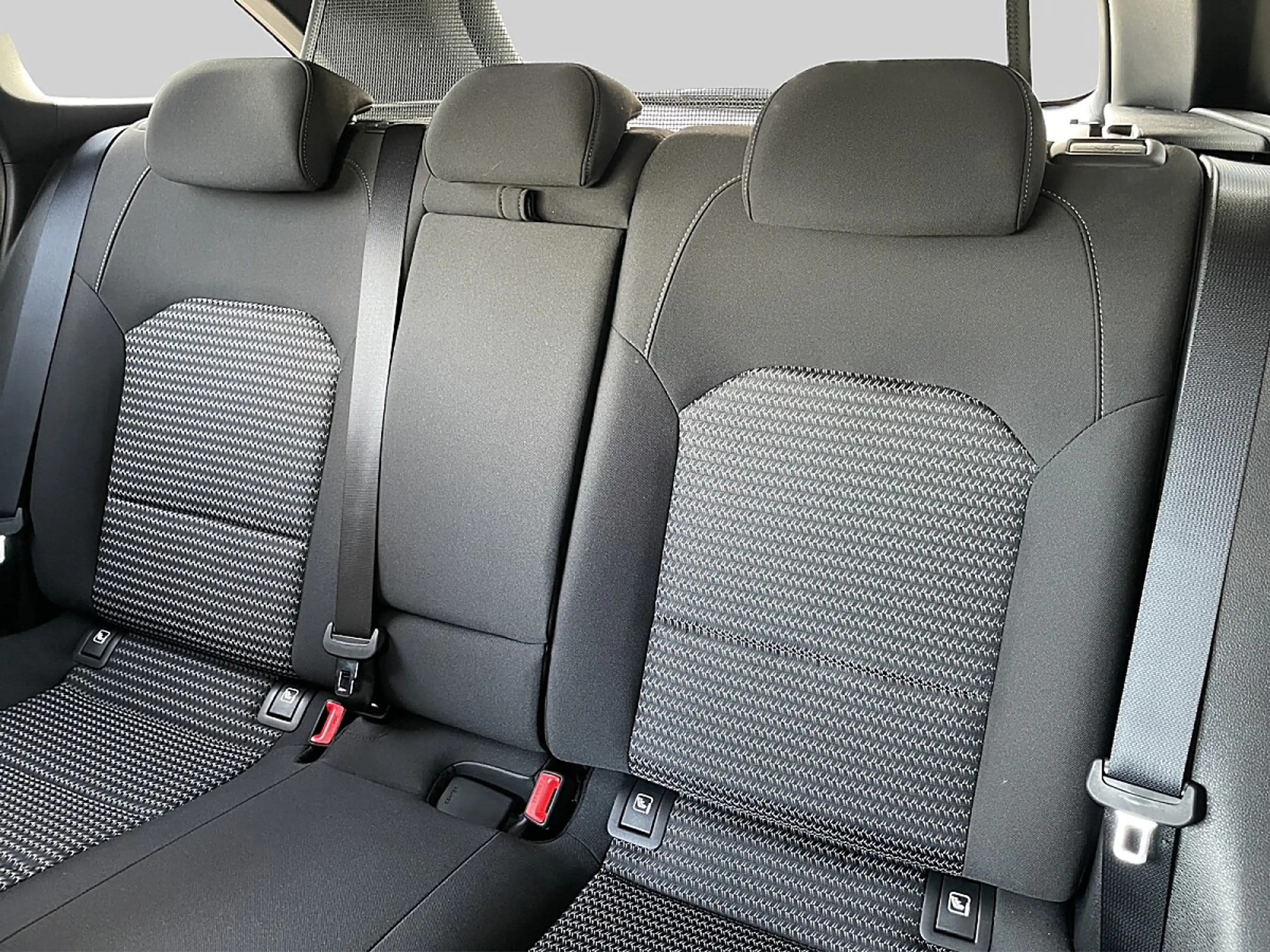 Kia Ceed SW / cee'd SW ceed SW 1,5 TGDI Silber — photo 12