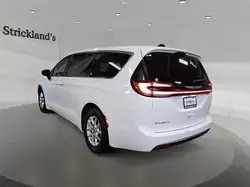 Chrysler Pacifica снимка Chrysler Pacifica