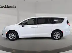 Chrysler Pacifica снимка Chrysler Pacifica