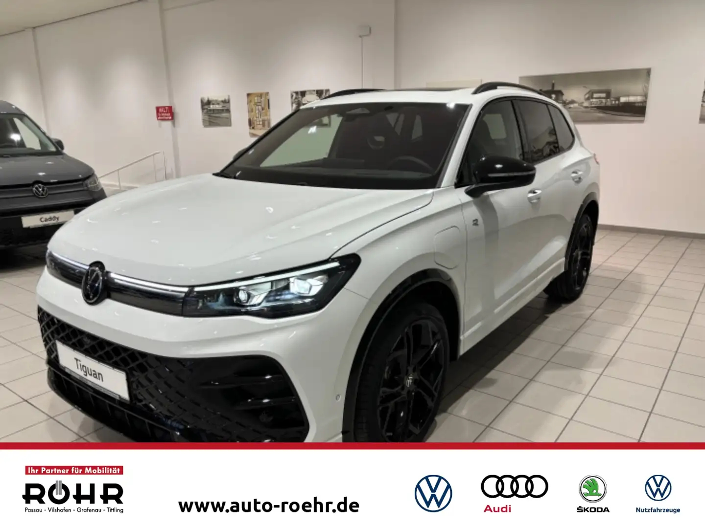Volkswagen Tiguan (Systemleistung 200kW!.BlackStyle.AHK.Panorama) 1. Wit - 1