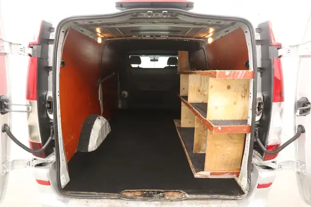 Mercedes-Benz Vito view 3