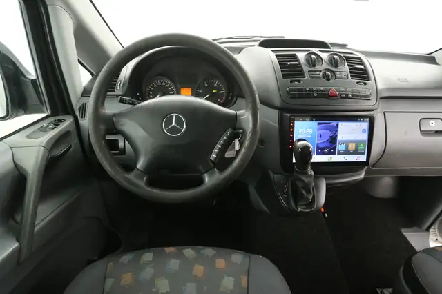 Mercedes-Benz Vito view 2