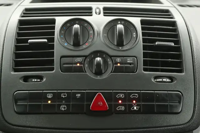Mercedes-Benz Vito view 16