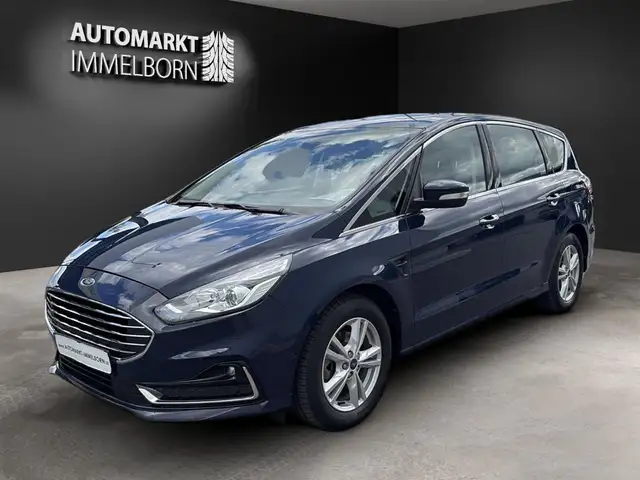 Ford S-Max view 4