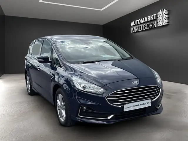 Ford S-Max view 2