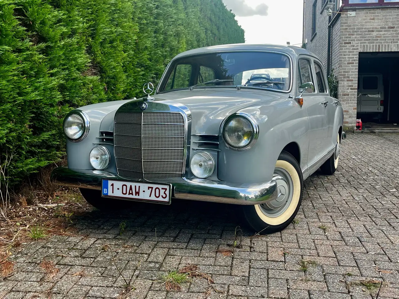 Mercedes-Benz 180 PONTON, foto 1