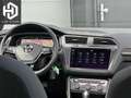 Volkswagen Tiguan 2.0 TSI 4Motion *WEEKACTIE PRIJS* Highline R-Line Wit - thumbnail 3