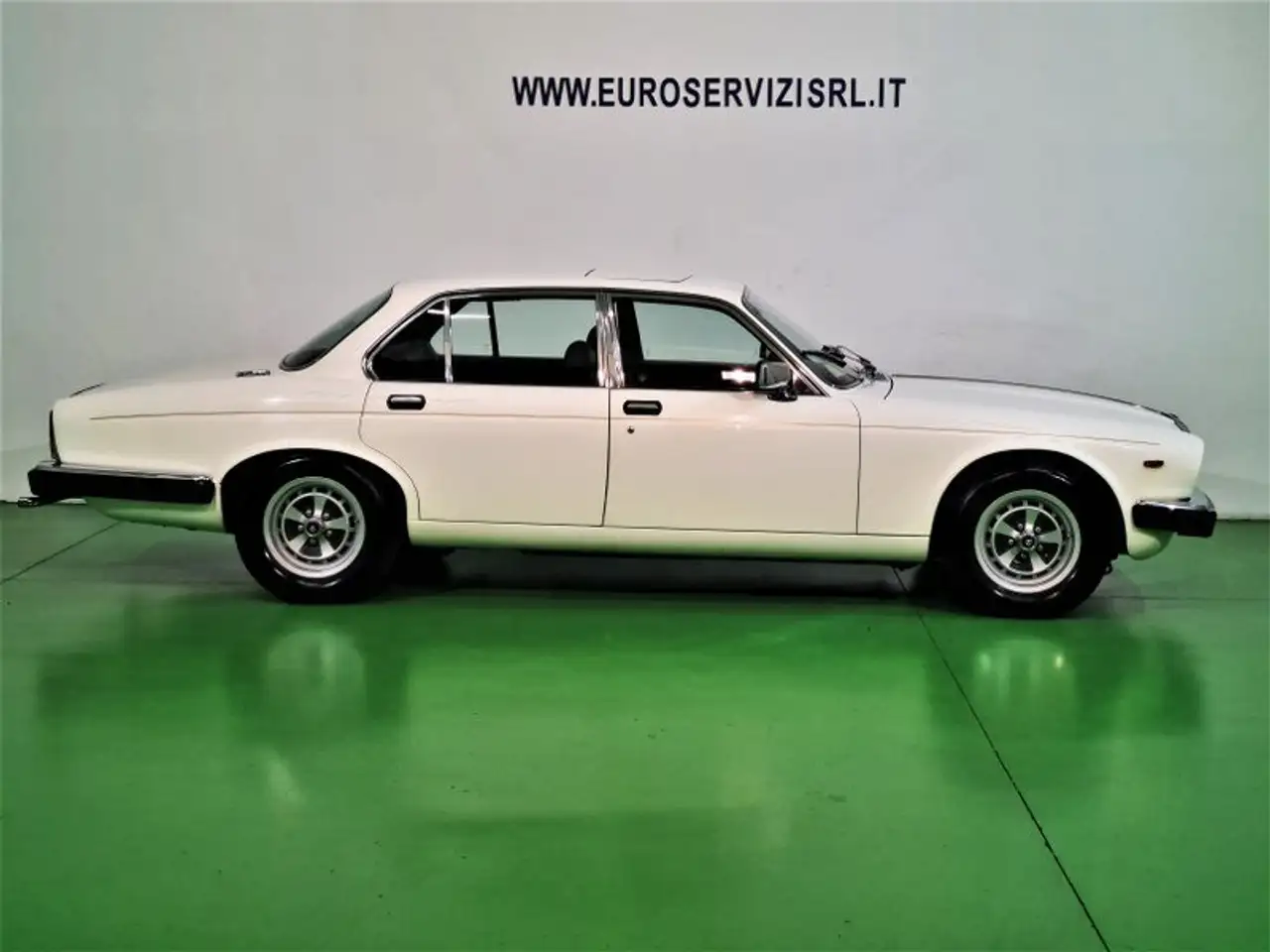 Jaguar XJ12 5.3 DOUBLE SIX DAILMER, foto 3
