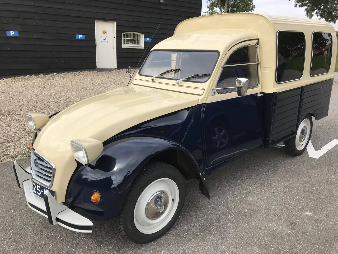 Citroen 2CV AK 400, foto 1