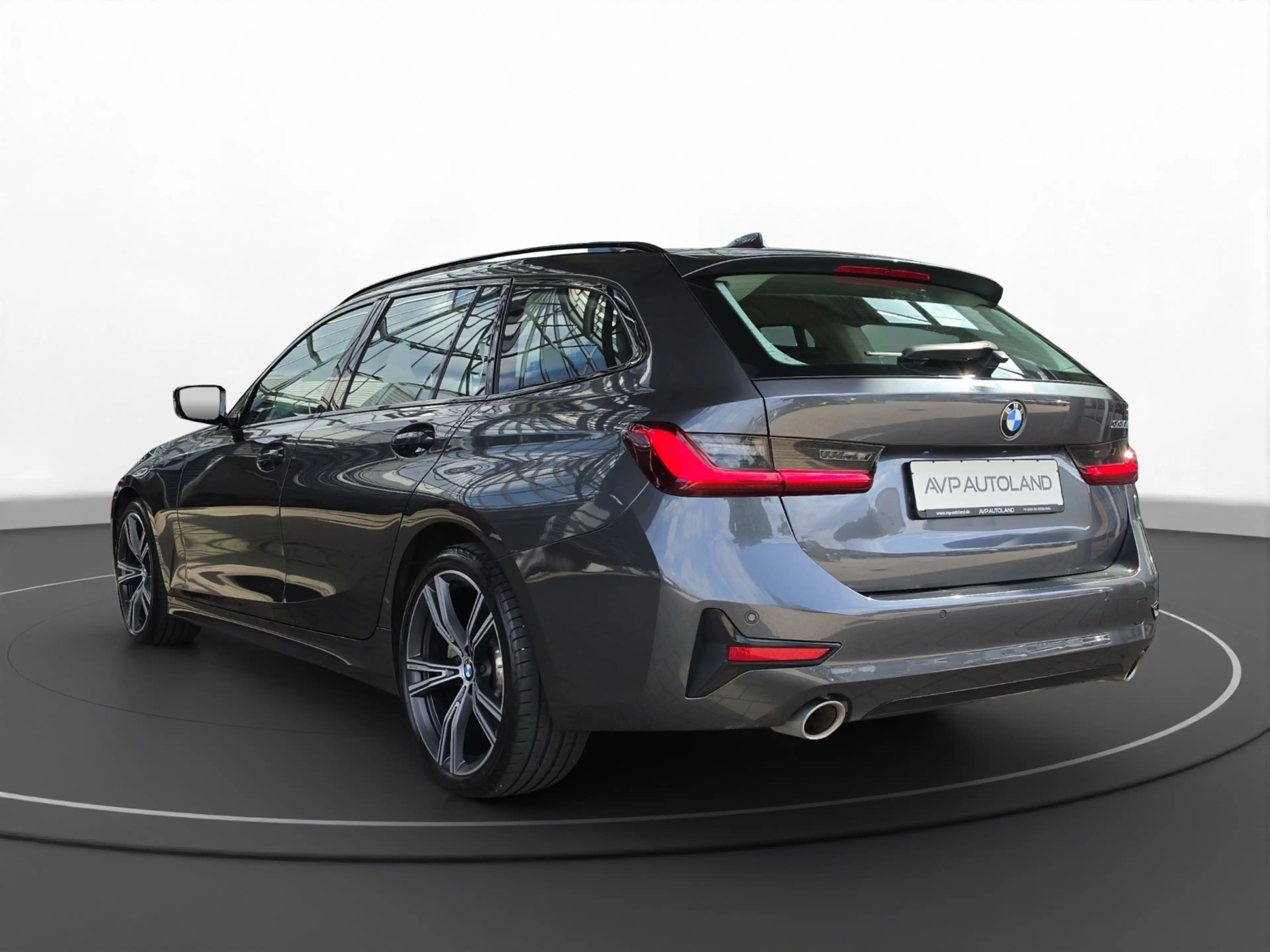 BMW 330 i Touring SPORTLINE LED | HiFi-LAUTSPRECHER — photo 7