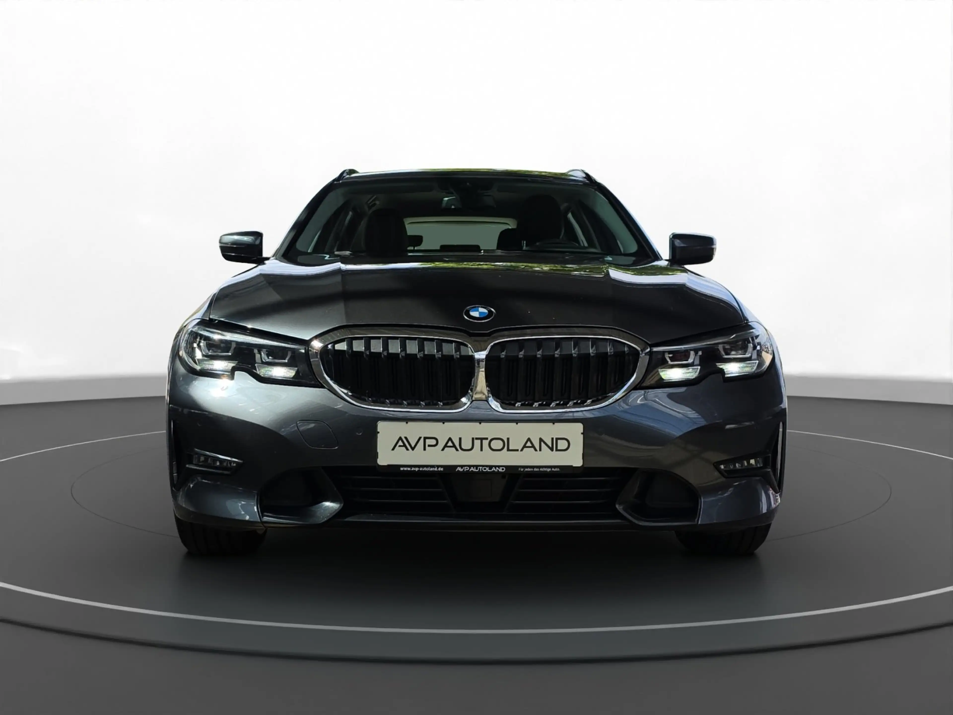 BMW 330 i Touring SPORTLINE LED | HiFi-LAUTSPRECHER — photo 3