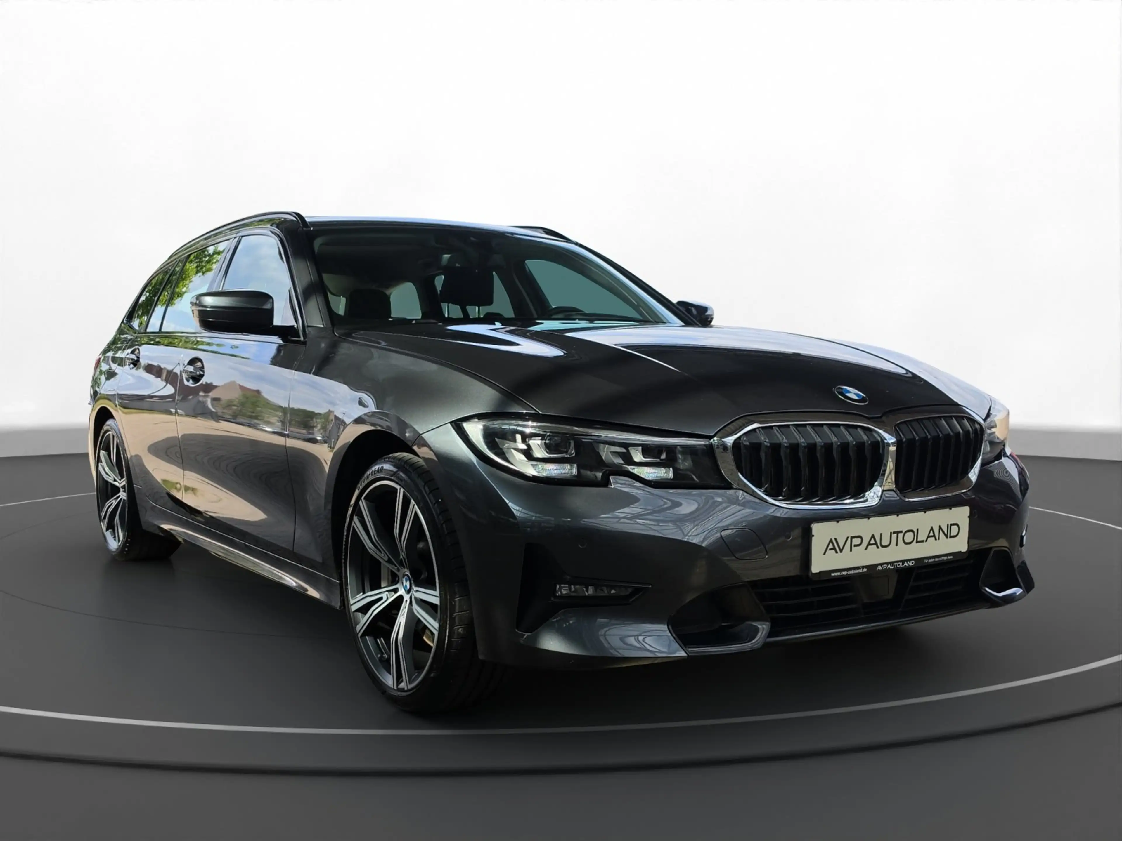BMW 330 i Touring SPORTLINE LED | HiFi-LAUTSPRECHER — photo 4