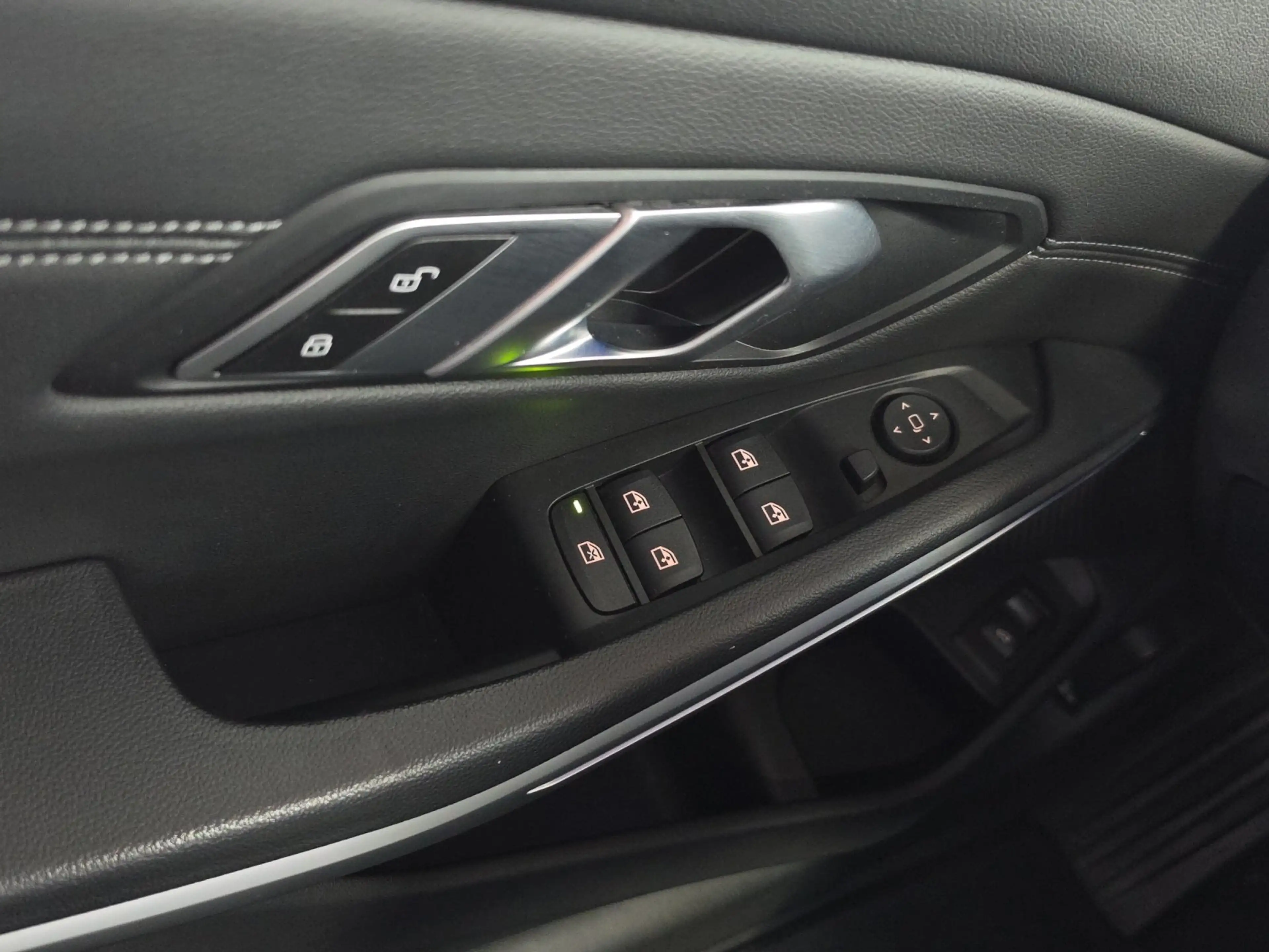 BMW 330 i Touring SPORTLINE LED | HiFi-LAUTSPRECHER — photo 10