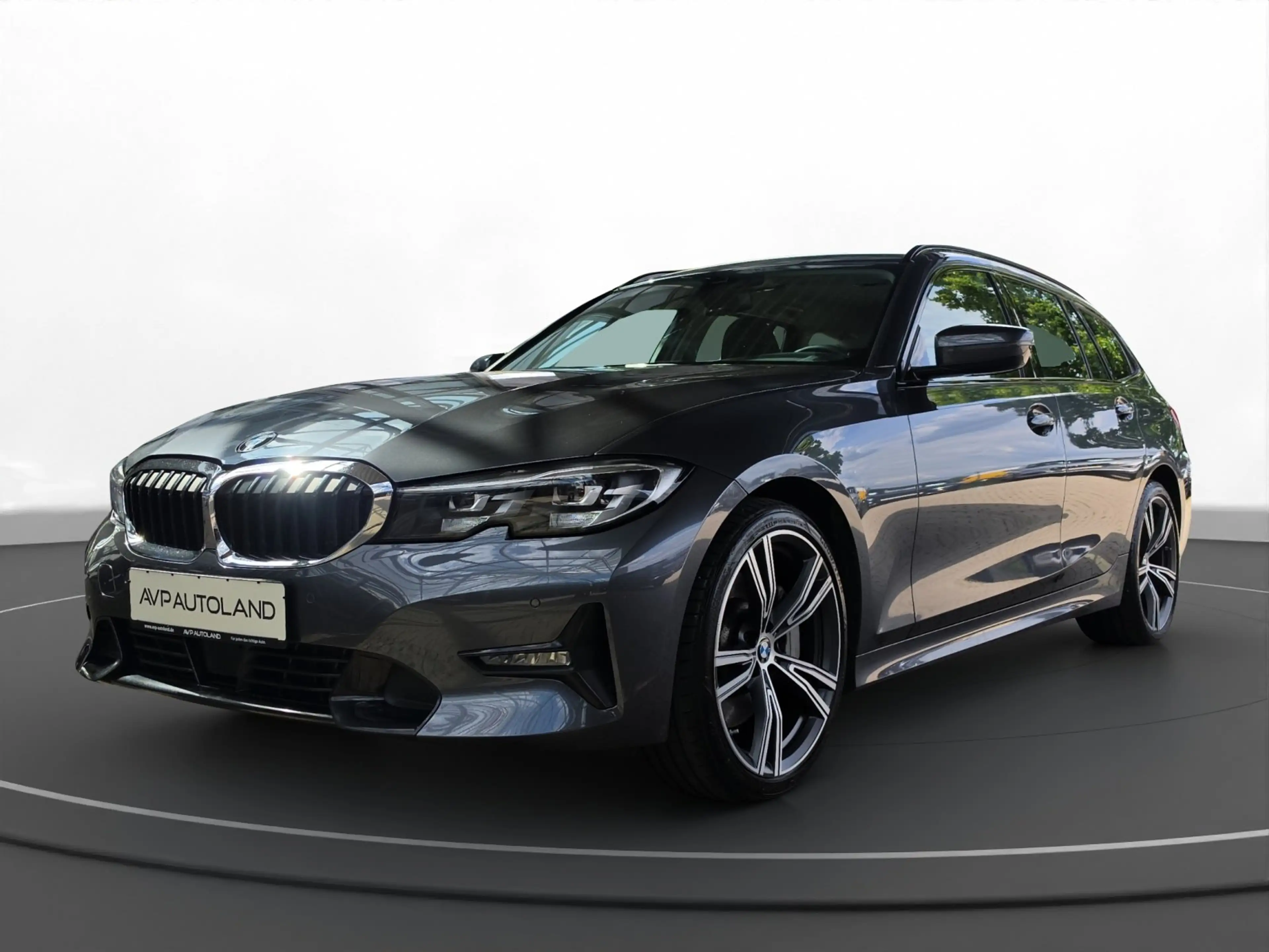 BMW 330 i Touring SPORTLINE LED | HiFi-LAUTSPRECHER — photo 2