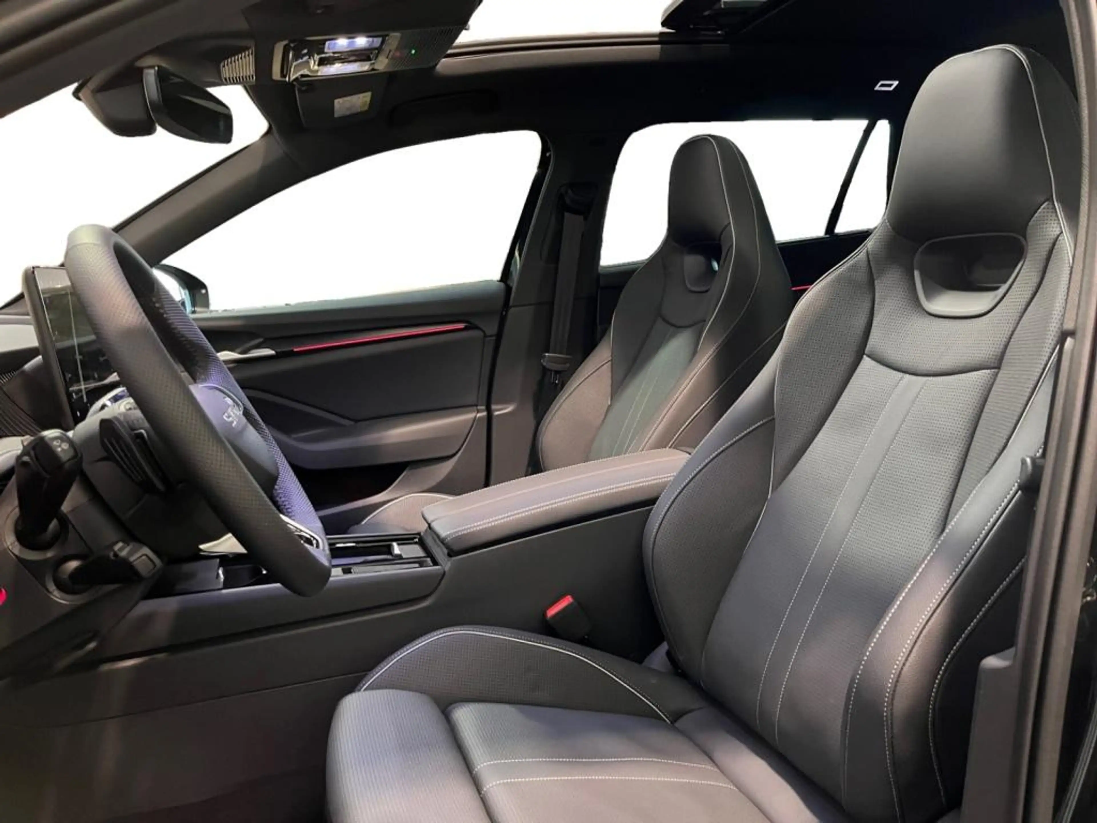 Skoda Superb 2.0 TDI Sportline  Carbon+Fahrassist+AHK — photo 7