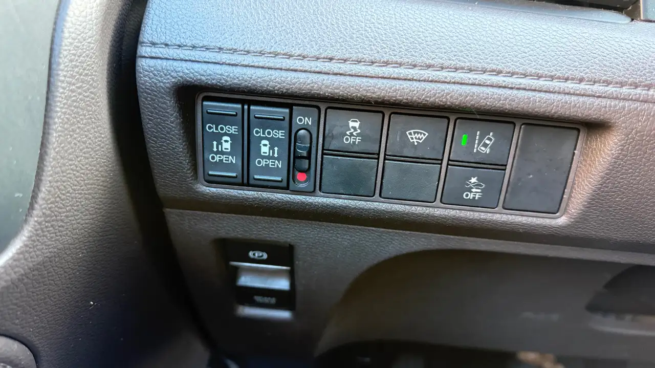 Honda Odyssey снимка Honda Odyssey