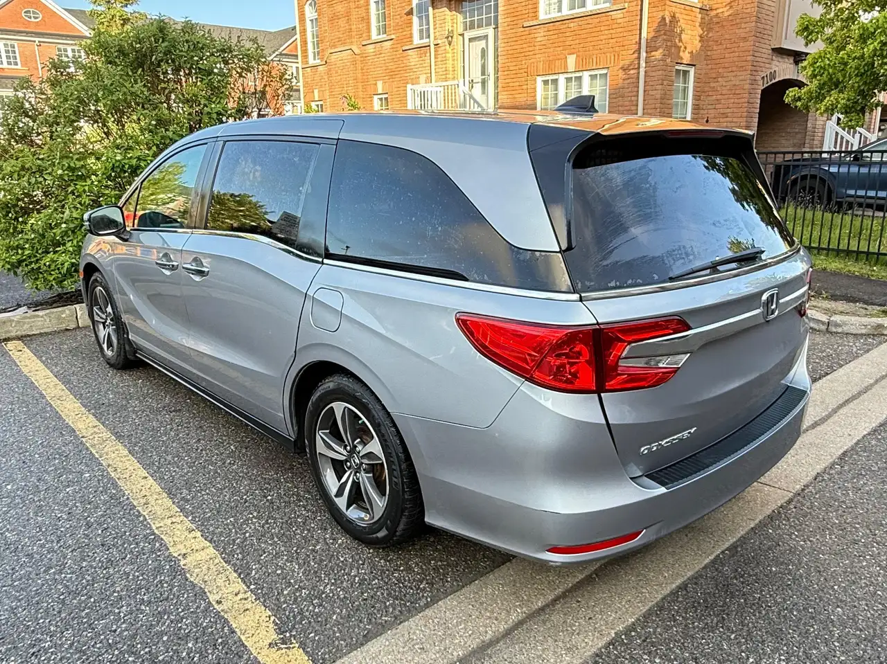 Honda Odyssey снимка Honda Odyssey