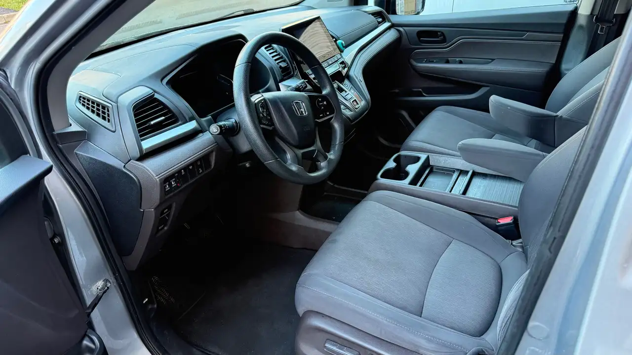 Honda Odyssey снимка Honda Odyssey