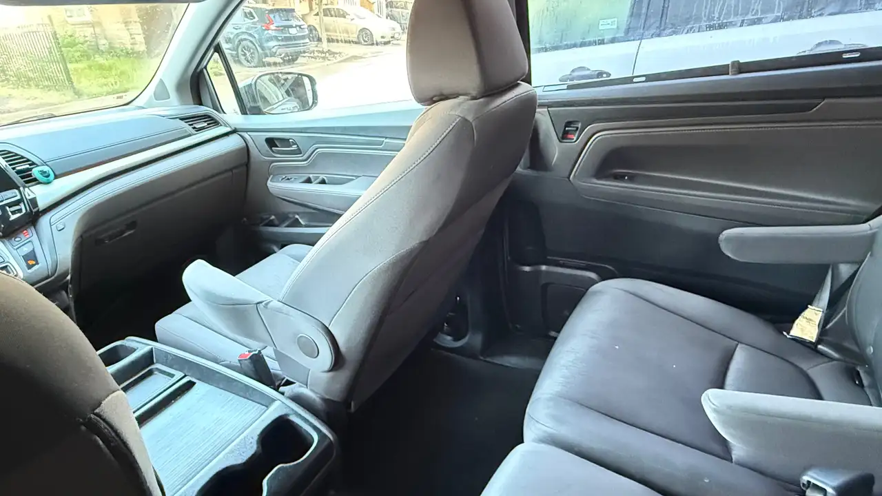Honda Odyssey снимка Honda Odyssey