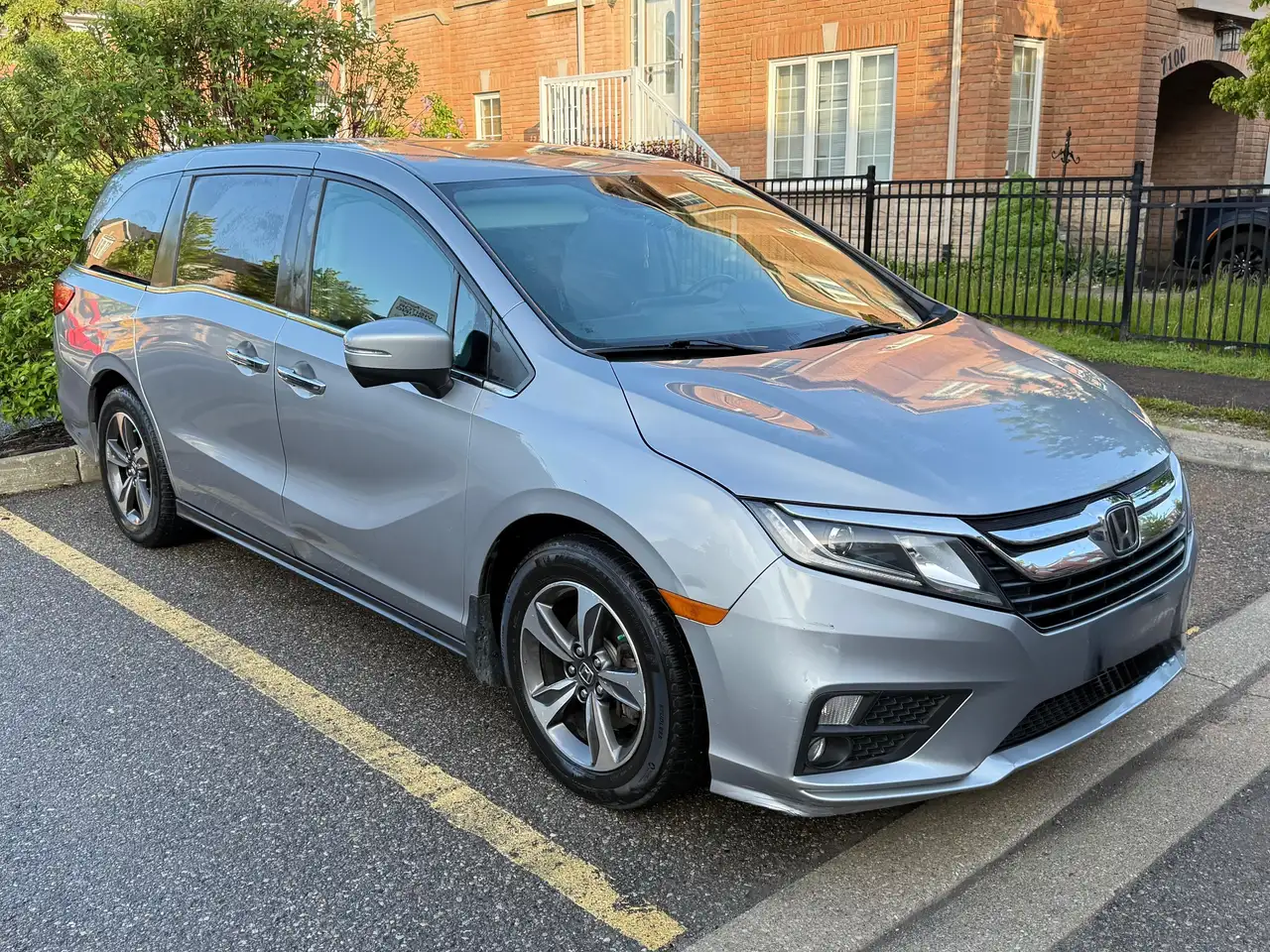 Honda Odyssey снимка Honda Odyssey